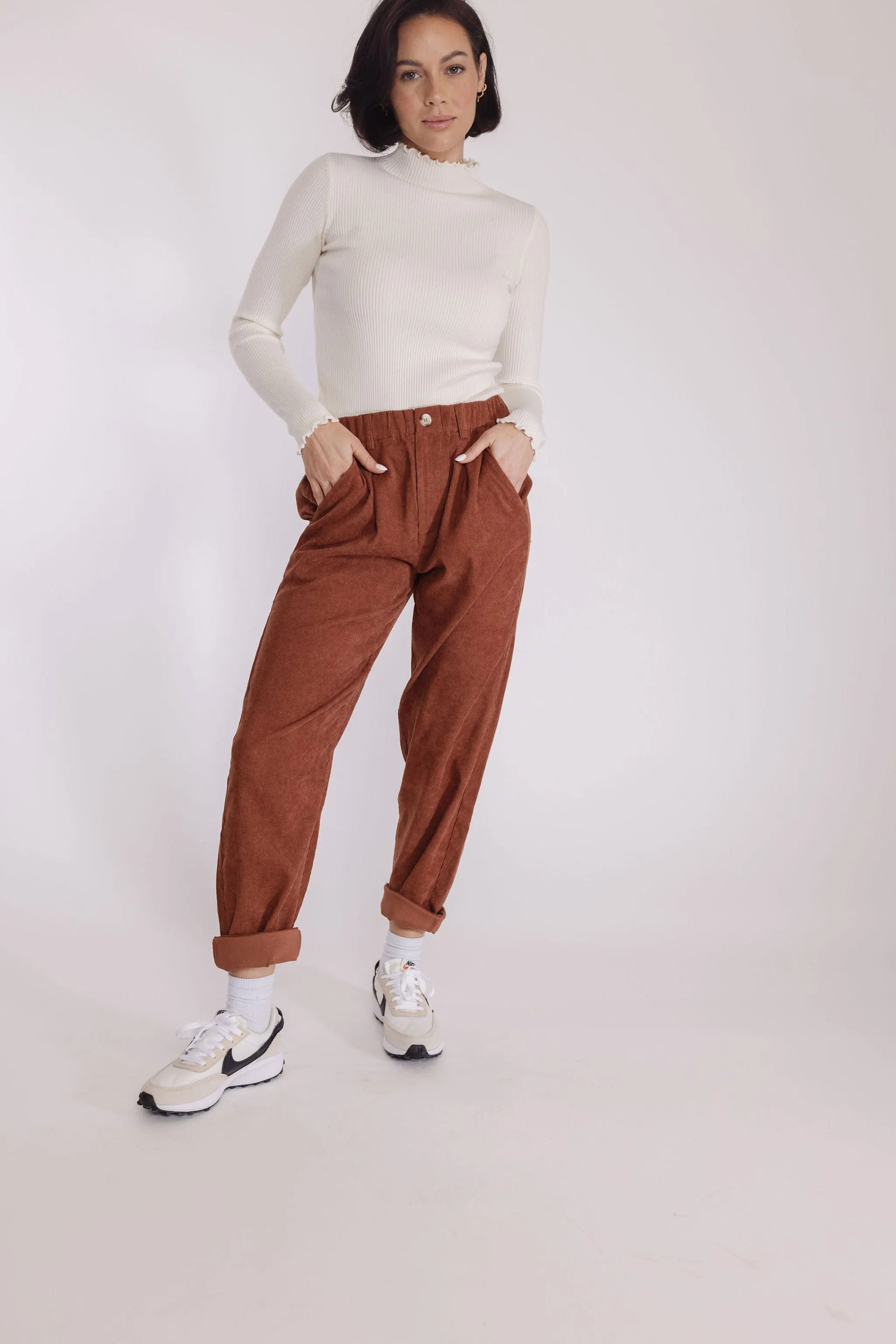 Easy Weekend Corduroy Pant in Burl Wood