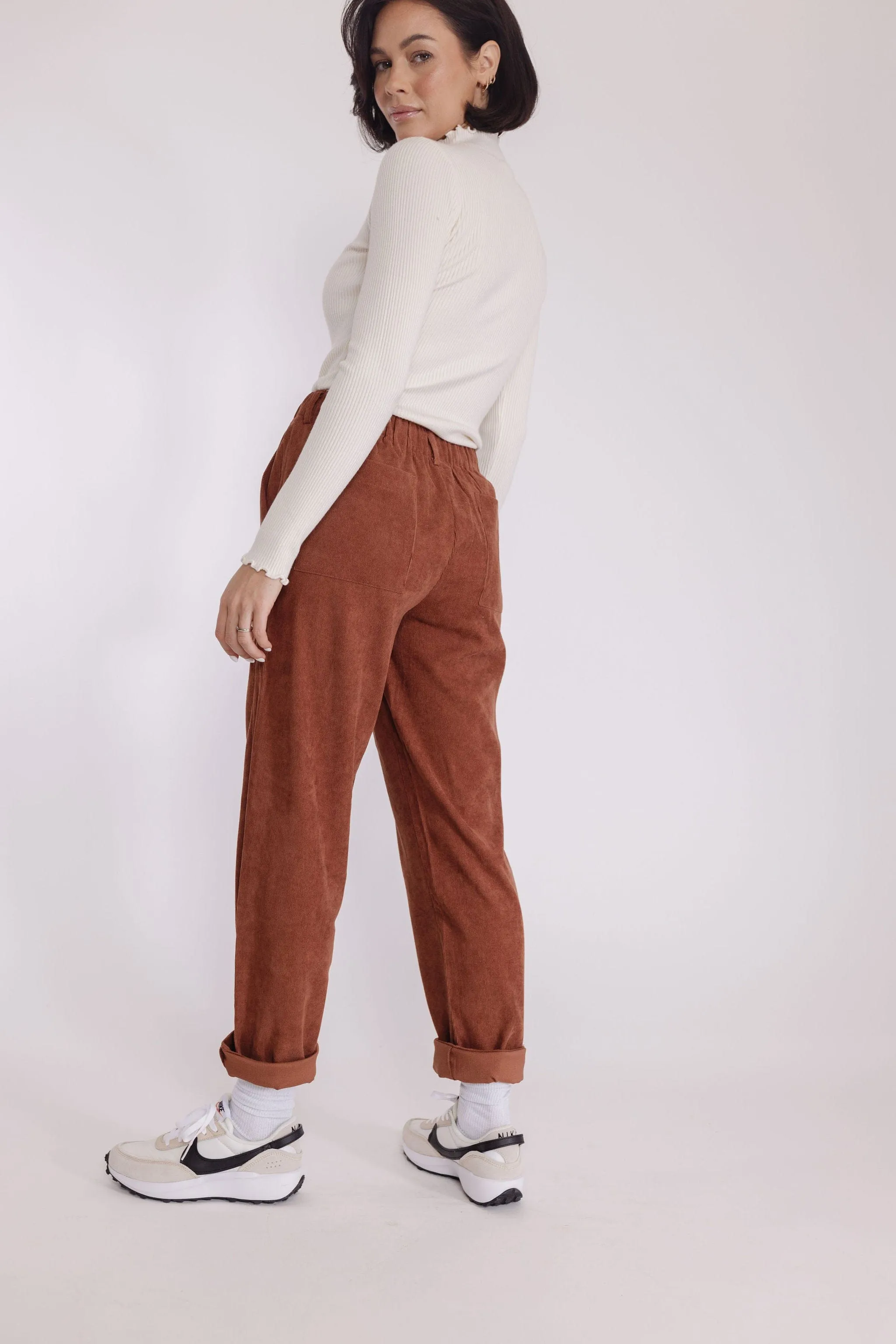 Easy Weekend Corduroy Pant in Burl Wood