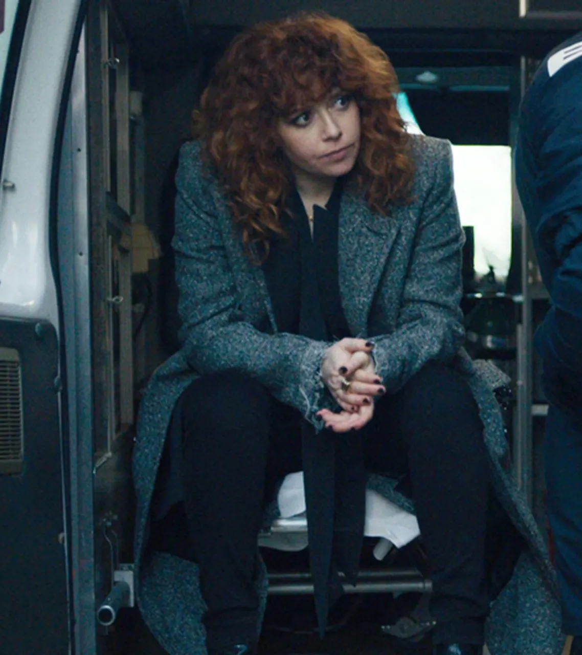 Russian Doll S02 Natasha Lyonne Grey Coat