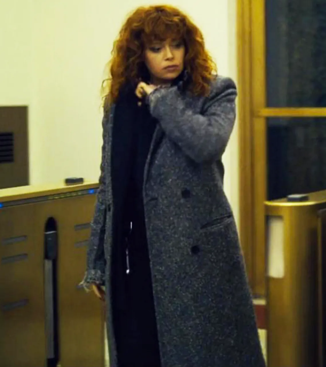 Russian Doll S02 Natasha Lyonne Grey Coat