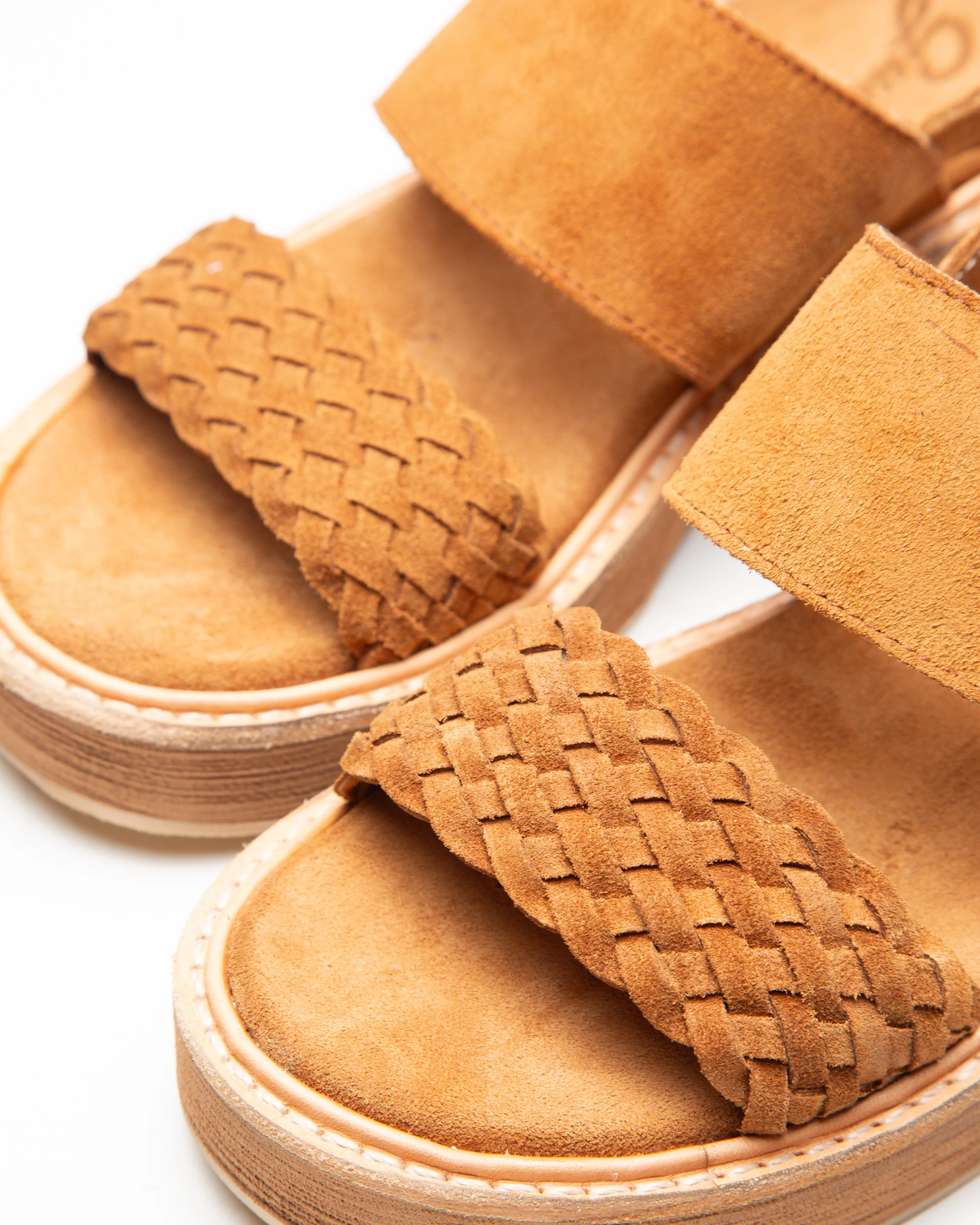 Sandal 137 Tan Suede