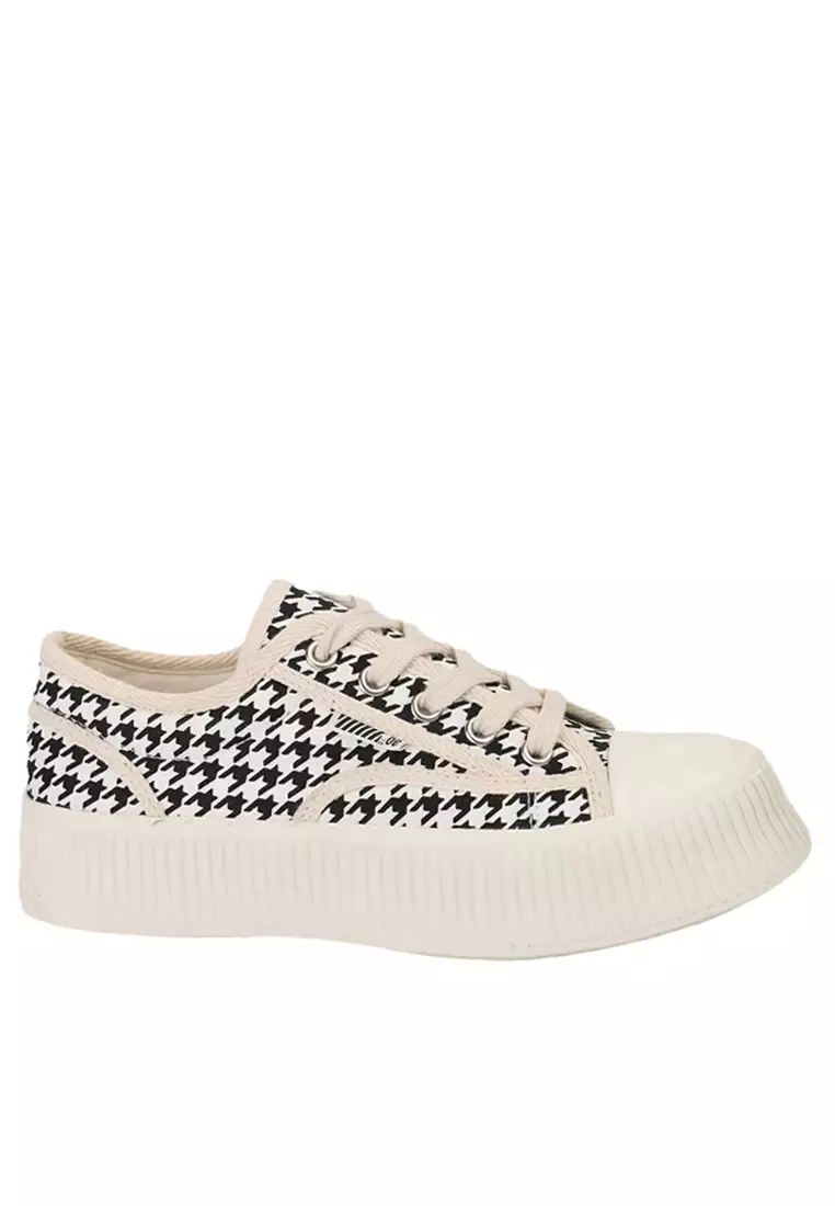 Twenty Eight Shoes Platform Canvas Casual Sneaker BE6067