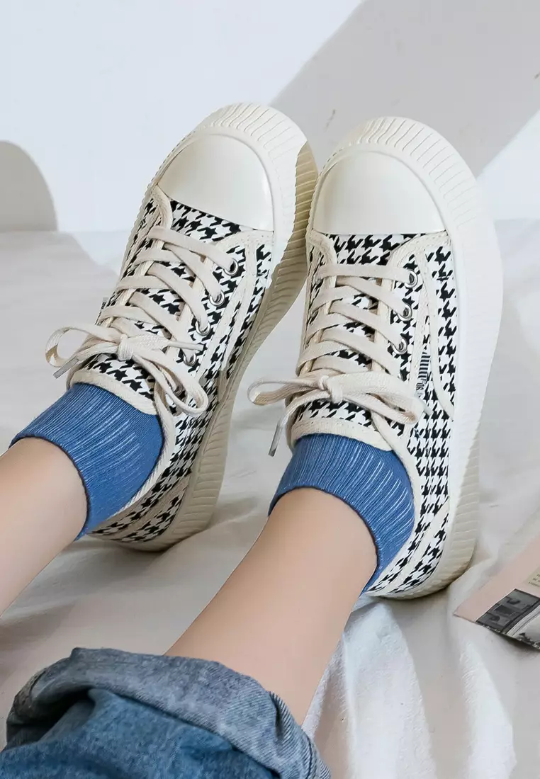 Twenty Eight Shoes Platform Canvas Casual Sneaker BE6067