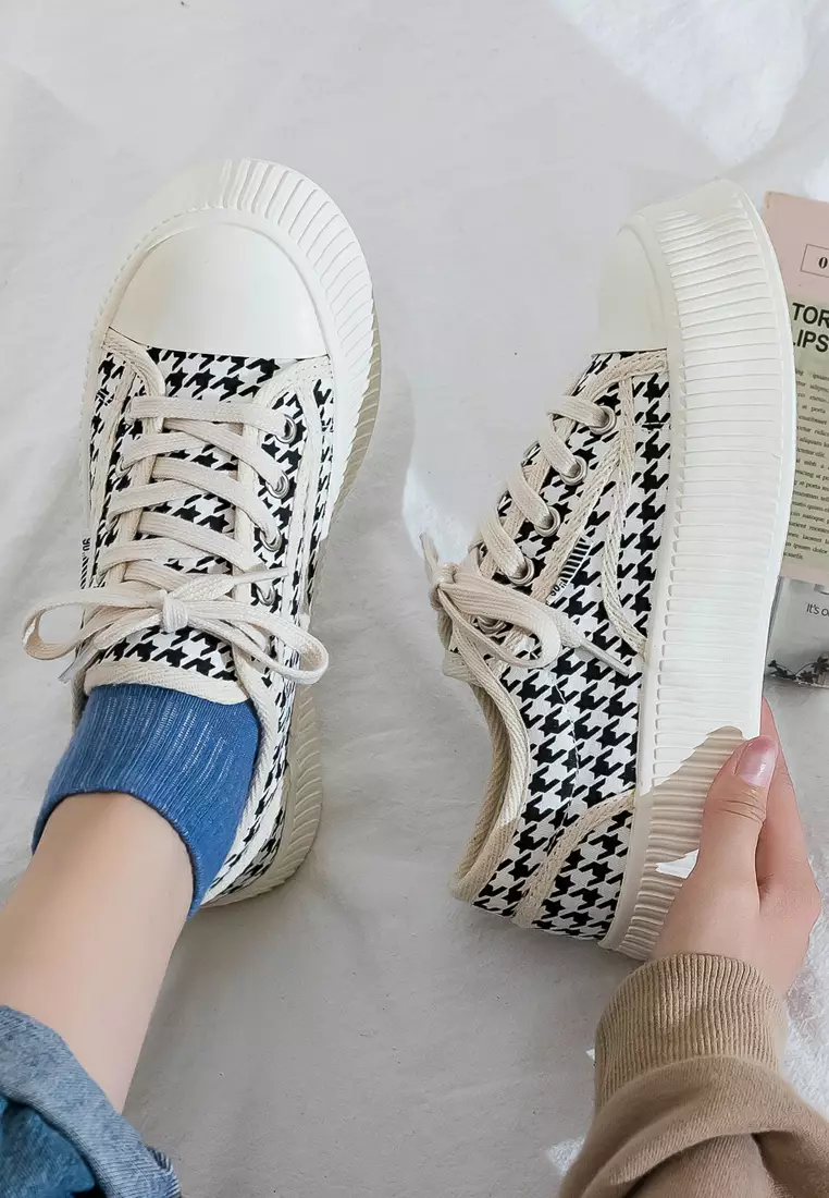 Twenty Eight Shoes Platform Canvas Casual Sneaker BE6067