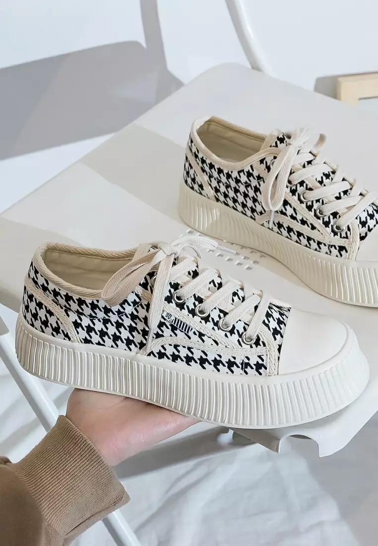 Twenty Eight Shoes Platform Canvas Casual Sneaker BE6067