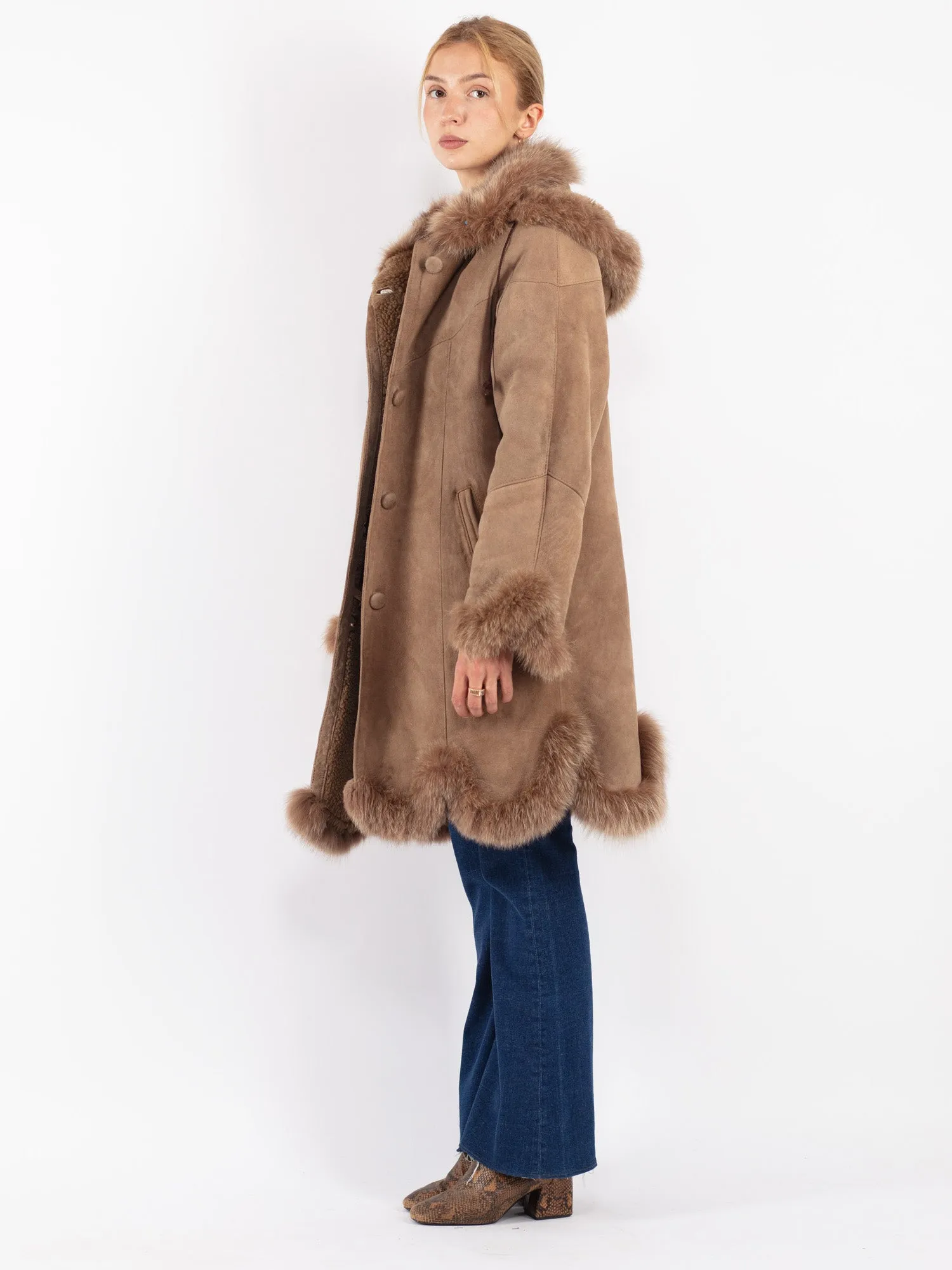 Vintage 90's Women Hooded Sheepskin Coat in Beige