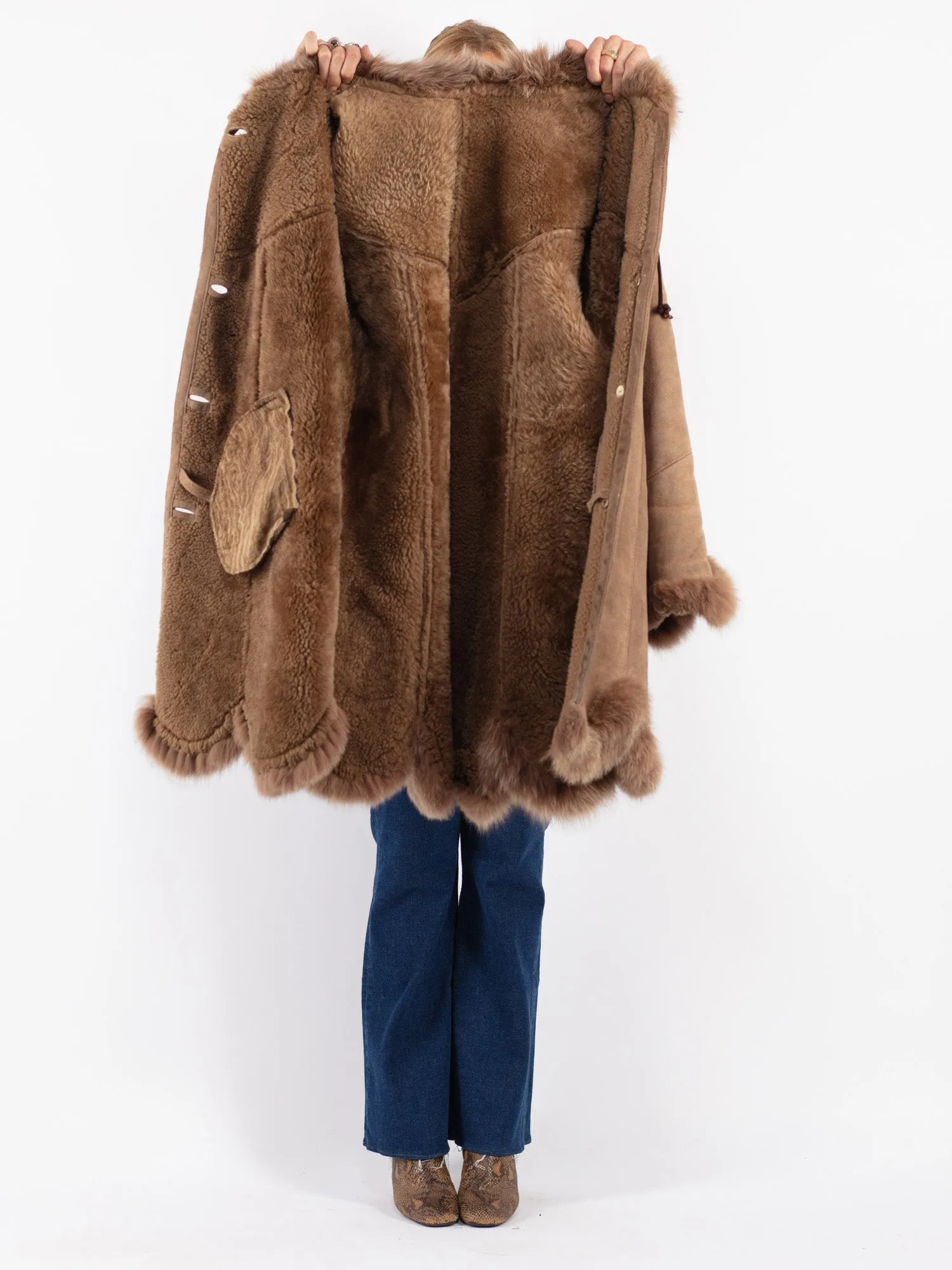 Vintage 90's Women Hooded Sheepskin Coat in Beige