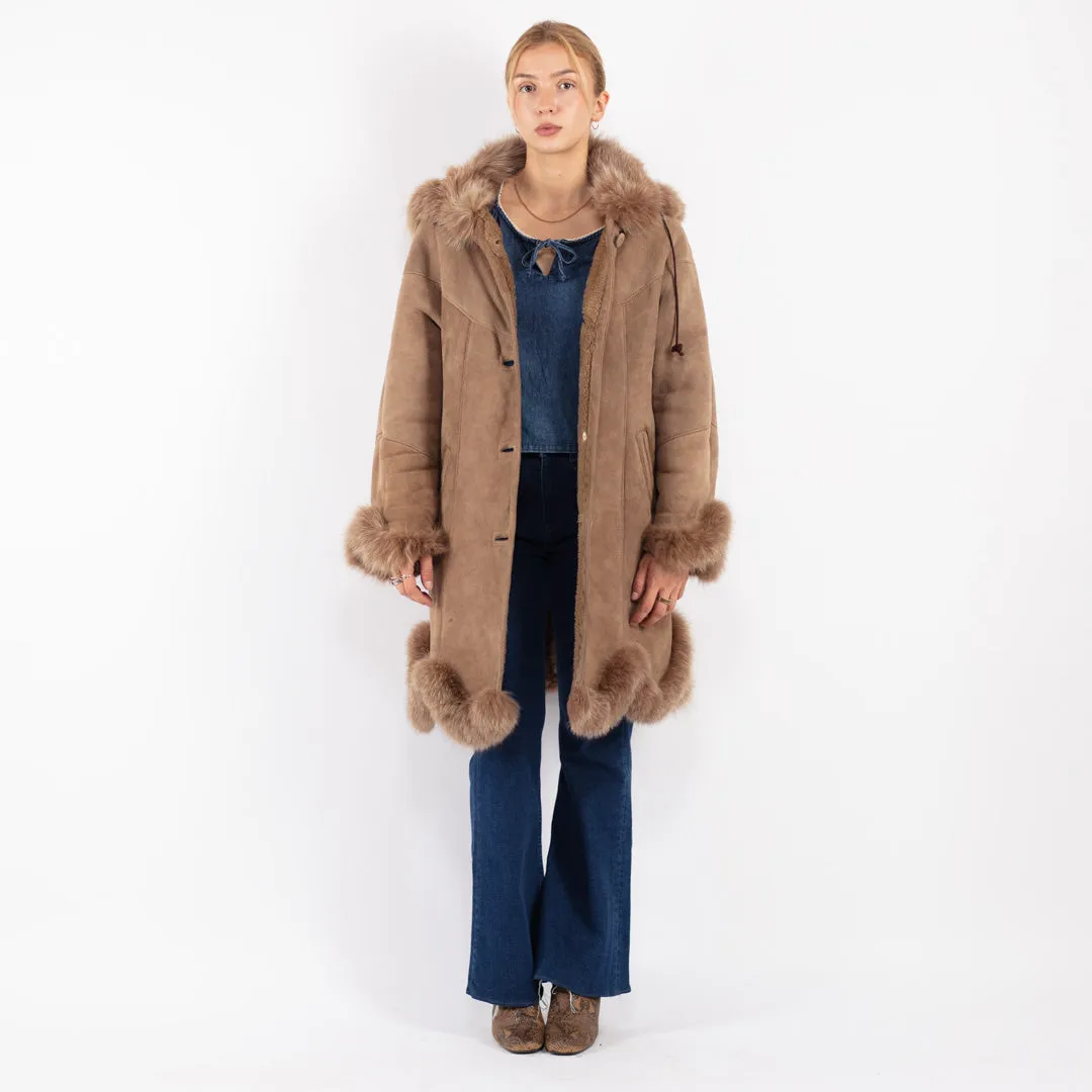 Vintage 90's Women Hooded Sheepskin Coat in Beige