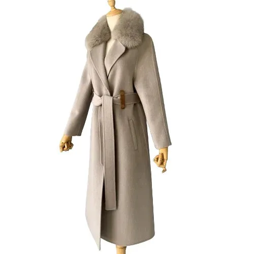 Women's cashmere coat with natural fox fur collar