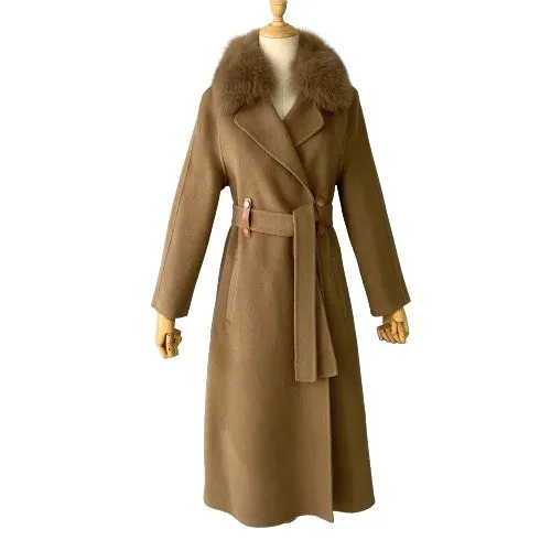 Women's cashmere coat with natural fox fur collar